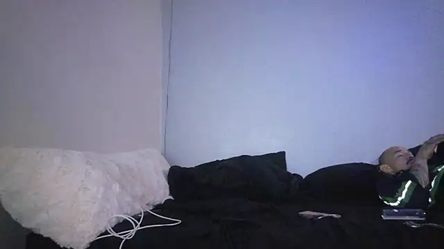 Snapshot of DerekPerez2025 chatting on 01.17.26 DerekPerez2025 online show from 01.17.26