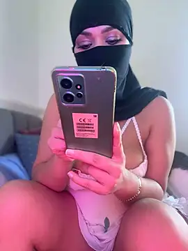 Queendiamon online show from 01.02.25