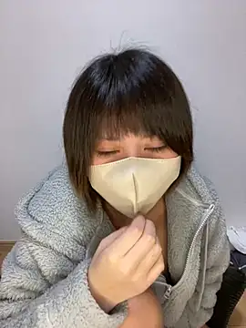 Snapshot of -anzu-o chatting on 12.18.24 -anzu-o online show from 12.18.24