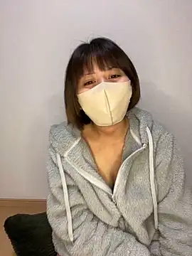 Snapshot of -anzu-o chatting on 01.06.25 -anzu-o online show from 01.06.25