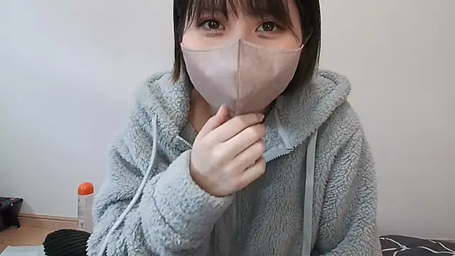 Snapshot of -anzu-o chatting on 01.16.25 -anzu-o online show from 01.16.25