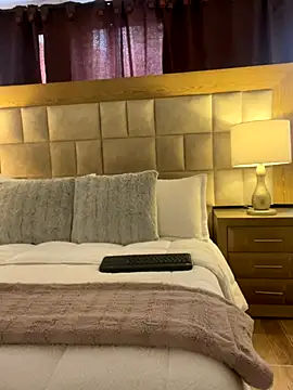 Sweet and caramel online show from 12.04.25