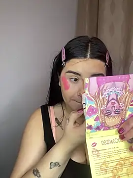 Snapshot of SaraBraun_ chatting on 01.06.25 SaraBraun online show from 01.06.25