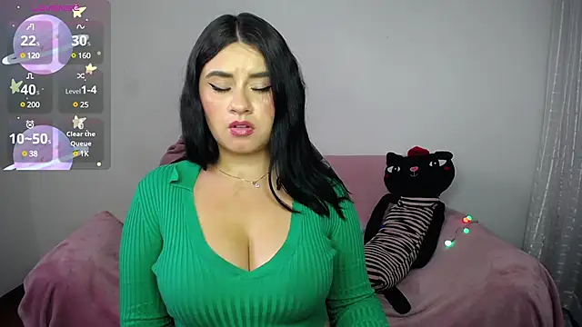 Snapshot of SaraBraun_ chatting on 03.18.25 SaraBraun online show from 03.18.25