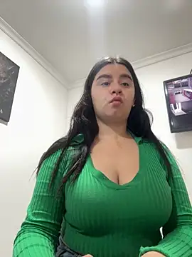 Snapshot of SaraBraun_ chatting on 09.17.25 SaraBraun online show from 09.17.25