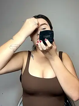 Snapshot of SaraBraun_ chatting on 01.08.26 SaraBraun online show from 01.08.26