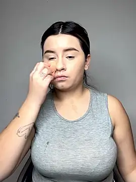 Snapshot of SaraBraun_ chatting on 01.12.26 SaraBraun online show from 01.12.26