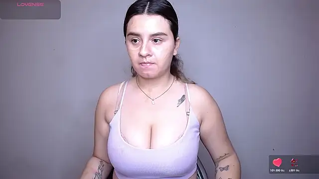 Snapshot of SaraBraun_ chatting on 02.10.26 SaraBraun online show from 02.10.26