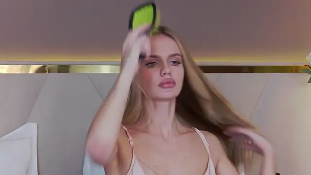 KristinaMaers online show from 01.22.25