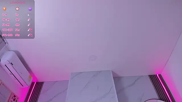 Chlooee   online show from 02.15.25