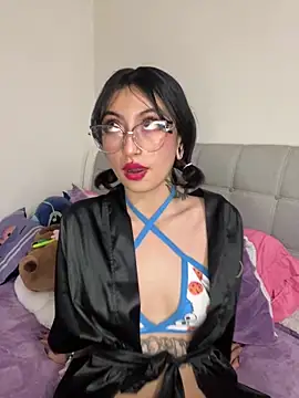 Snapshot of Any_Roussee chatting on 03.17.25 Any Roussee online show from 03.17.25