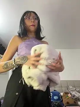 Snapshot of Any_Roussee chatting on 09.18.25 Any Roussee online show from 09.18.25