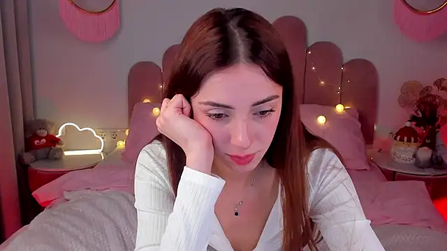 Snapshot of ElsaYoung chatting on 01.03.25 ElsaYoung online show from 01.03.25