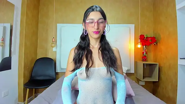 Milaspetite online show from 11.18.25