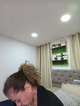 sasi luna online show from 02.01.26