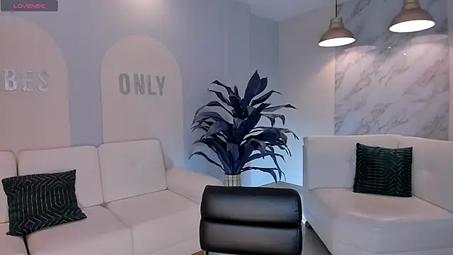 BellaCarteer  online show from 04.04.26