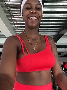 Snapshot of kinkyandsavage chatting on 02.10.26 kinkyandsavage online show from 02.10.26