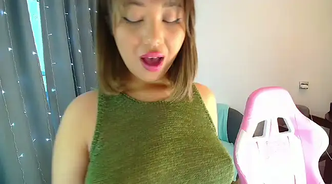 PurrrfectMiko online show from 01.13.25