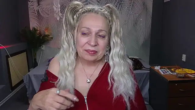 Snapshot of Penelope_Pinky chatting on 01.30.25 Penelope Pinky online show from 01.30.25