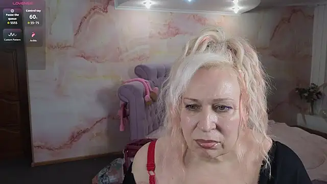 Snapshot of Penelope_Pinky chatting on 07.22.26 Penelope Pinky online show from 07.22.26