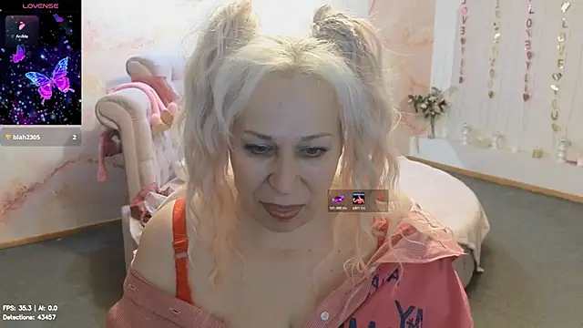 Snapshot of Penelope_Pinky chatting on 07.29.26 Penelope Pinky online show from 07.29.26
