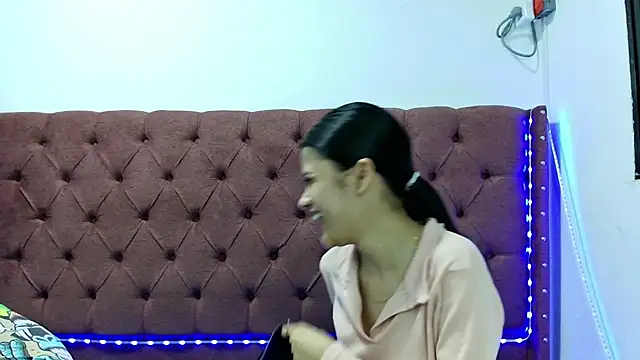 Snapshot of lau_hotfox chatting on 01.29.25 lau hotfox online show from 01.29.25