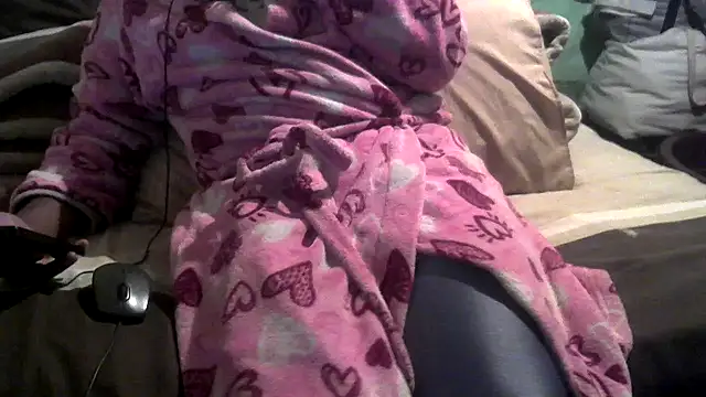 Snapshot of NicoleBitch87 chatting on 03.19.25 NicoleBitch87 online show from 03.19.25