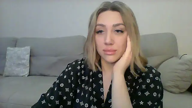 Snapshot of VickyLove047 chatting on 01.12.25 VickyLove047 online show from 01.12.25