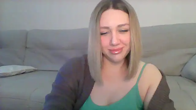 Snapshot of VickyLove047 chatting on 03.08.25 VickyLove047 online show from 03.08.25