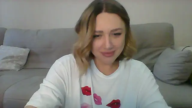 Snapshot of VickyLove047 chatting on 03.19.25 VickyLove047 online show from 03.19.25