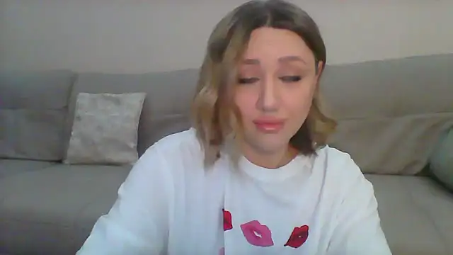 Snapshot of VickyLove047 chatting on 03.23.25 VickyLove047 online show from 03.23.25