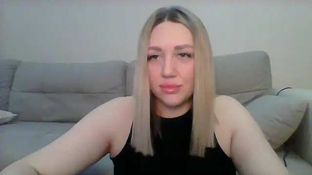 Snapshot of VickyLove047 chatting on 09.23.25 VickyLove047 online show from 09.23.25