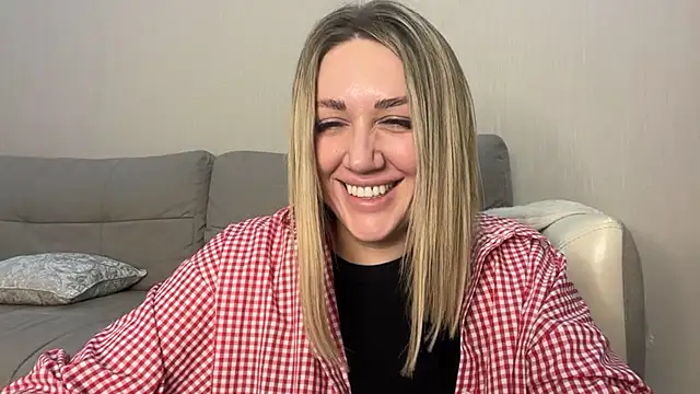 Snapshot of VickyLove047 chatting on 10.12.25 VickyLove047 online show from 10.12.25