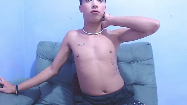 Snapshot of Hot_kleo chatting on 01.03.25 Hot kleo online show from 01.03.25