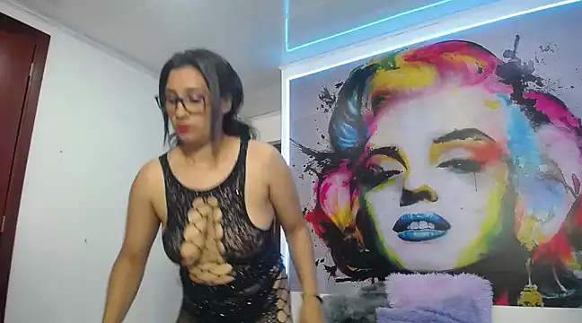 Snapshot of karime_sexygirl chatting on 01.17.25 karime sexygirl online show from 01.17.25