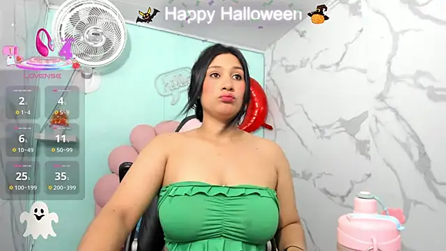 Snapshot of karime_sexygirl chatting on 11.06.25 karime sexygirl online show from 11.06.25