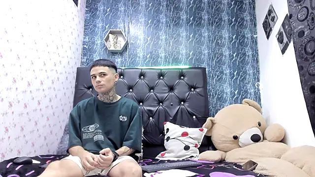 exotic hot couple online show from 02.21.26