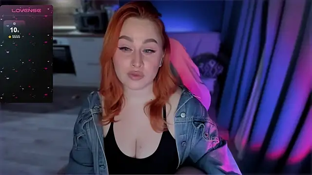 Snapshot of Flower_Camellia77 chatting on 02.12.25 Flower Camellia77 online show from 02.12.25