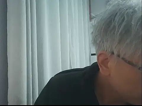 Snapshot of leoUSIR chatting on 03.07.26 leoUSIR online show from 03.07.26