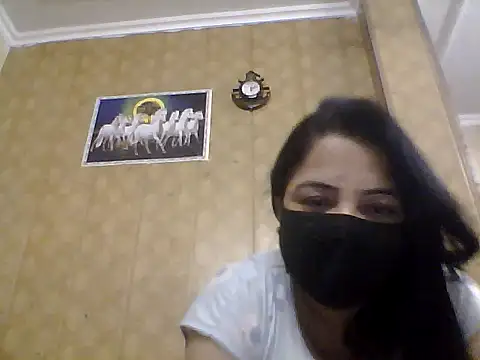 Snapshot of hornycoupleJandS chatting on 05.01.26 hornycoupleJandS online show from 05.01.26