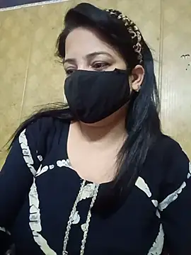 Snapshot of hornycoupleJandS chatting on 05.18.26 hornycoupleJandS online show from 05.18.26