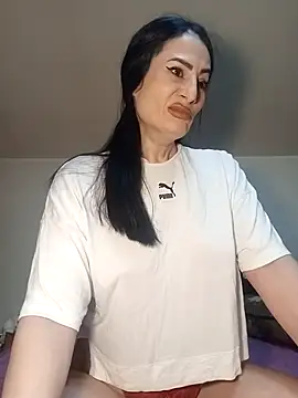 Snapshot of EveeRose chatting on 11.12.25 EveeRose online show from 11.12.25