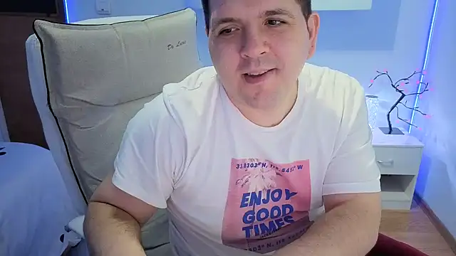 Snapshot of JasonJacks chatting on 03.31.26 JasonJacks online show from 03.31.26