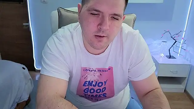 Snapshot of JasonJacks chatting on 04.13.26 JasonJacks online show from 04.13.26