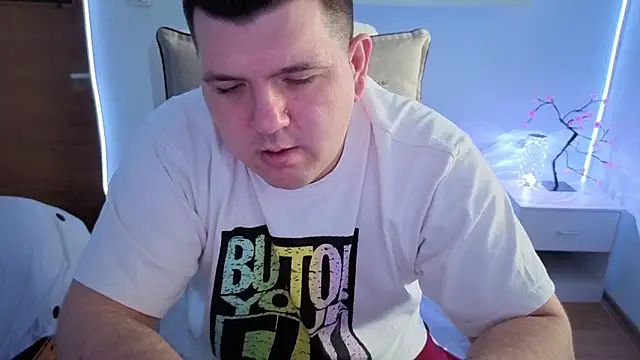 Snapshot of JasonJacks chatting on 04.14.26 JasonJacks online show from 04.14.26