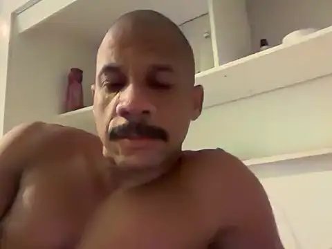 VHugoE online show from 04.25.26