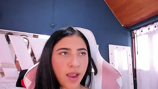 Emma Cutey online show from 12.24.24