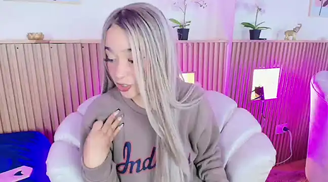 EmmaJhonnsson online show from 03.08.25