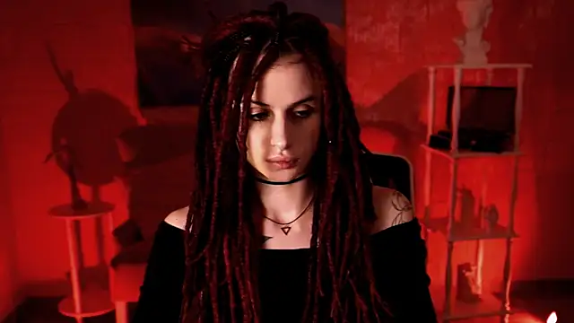 Snapshot of JadeCastle_ chatting on 05.12.26 JadeCastle online show from 05.12.26