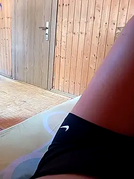 Snapshot of Eleni_Pappa chatting on 09.21.25 Eleni Pappa online show from 09.21.25